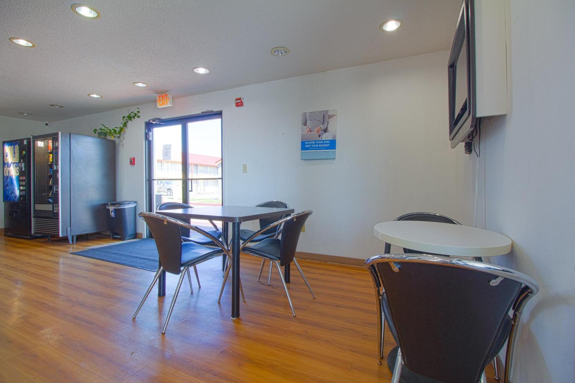 Studio Inn Extended Stay Oklahoma City Airport By Oyo Exterior photo