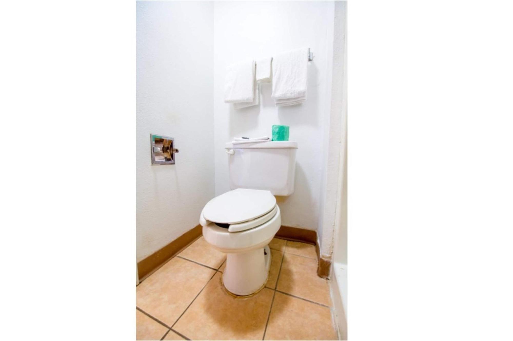 Studio Inn Extended Stay Oklahoma City Airport By Oyo Exterior photo