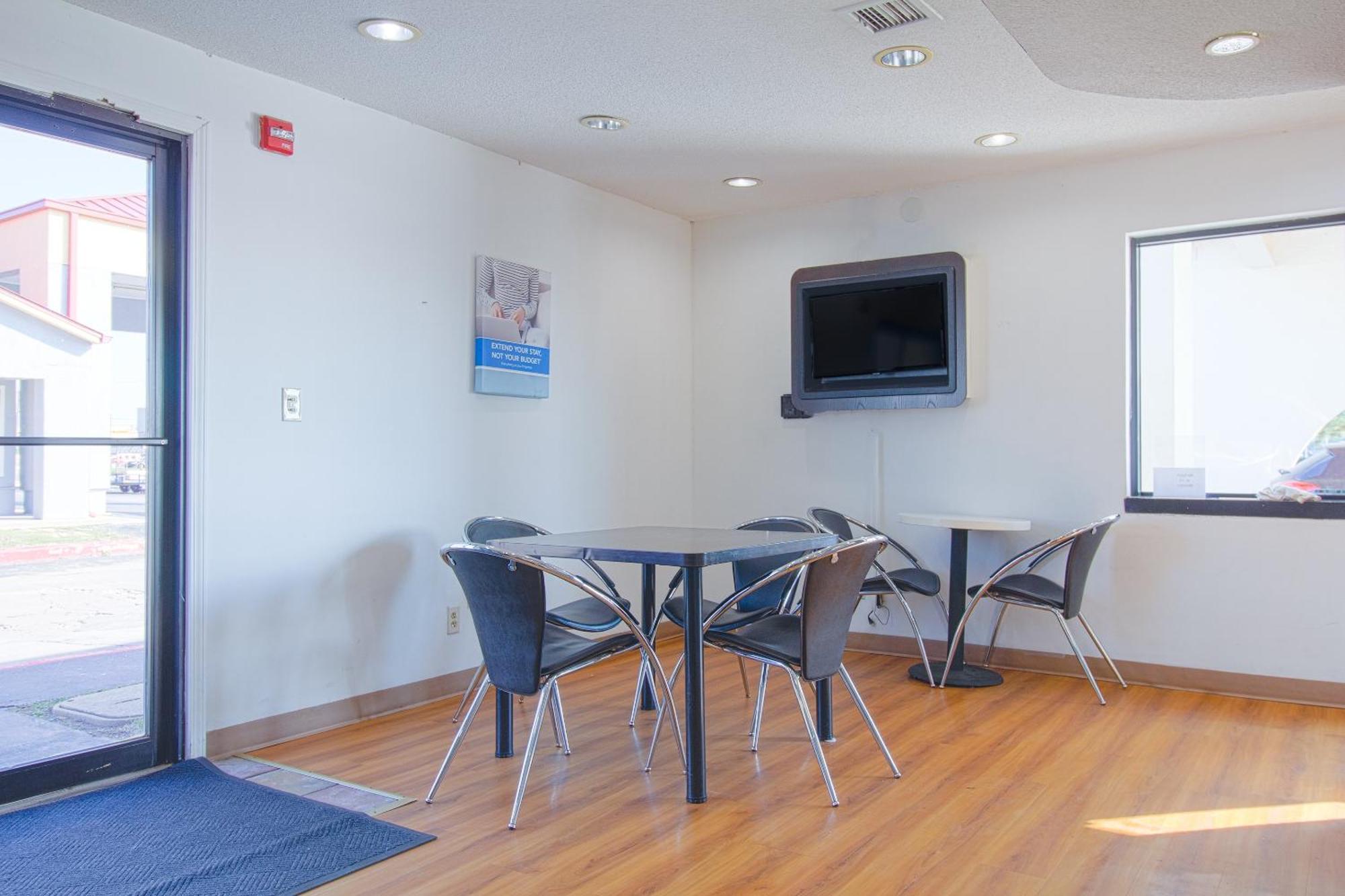 Studio Inn Extended Stay Oklahoma City Airport By Oyo Exterior photo