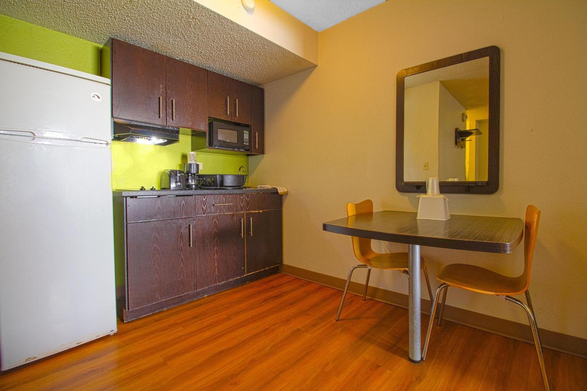Studio Inn Extended Stay Oklahoma City Airport By Oyo Exterior photo