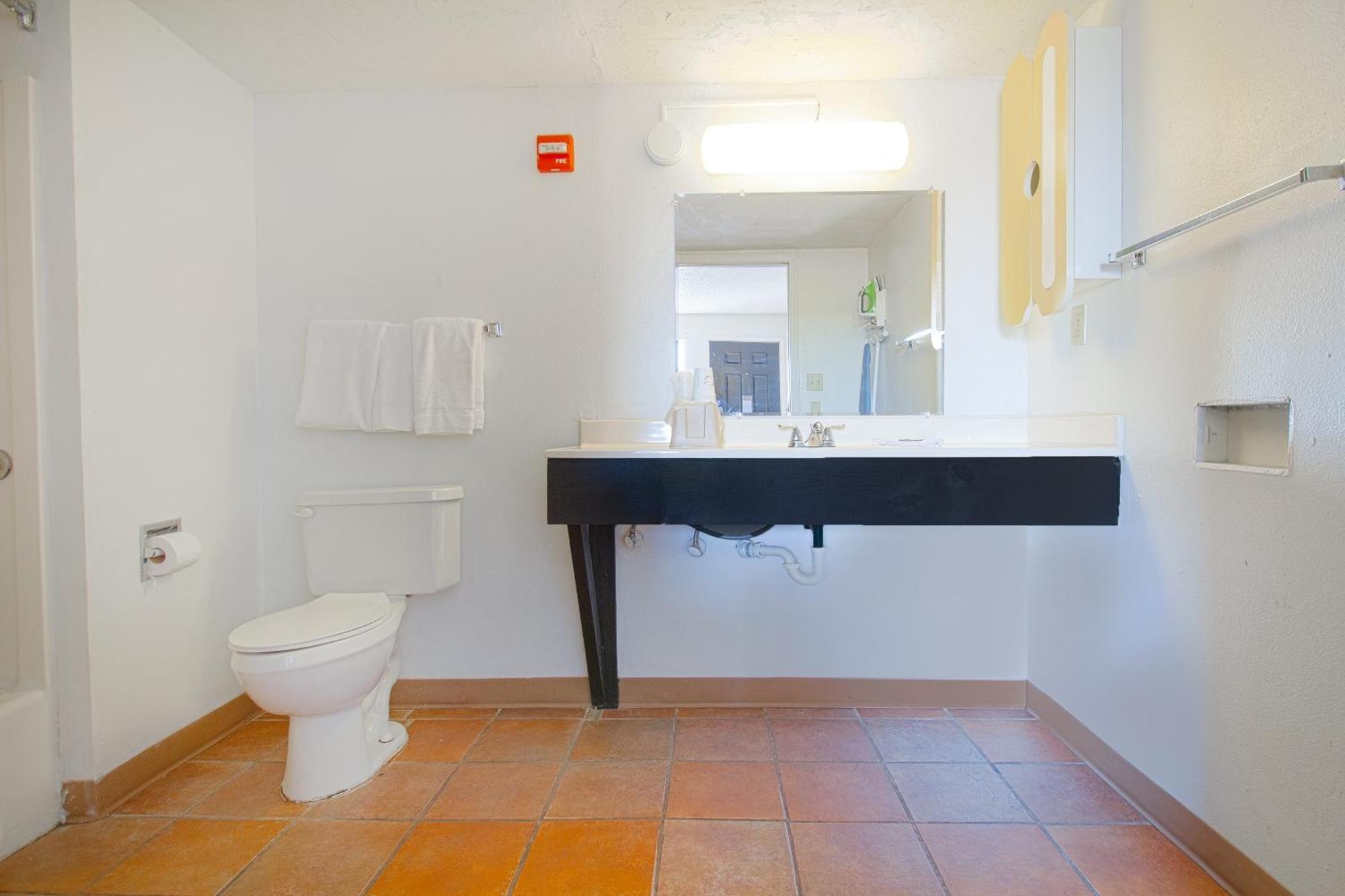 Studio Inn Extended Stay Oklahoma City Airport By Oyo Exterior photo